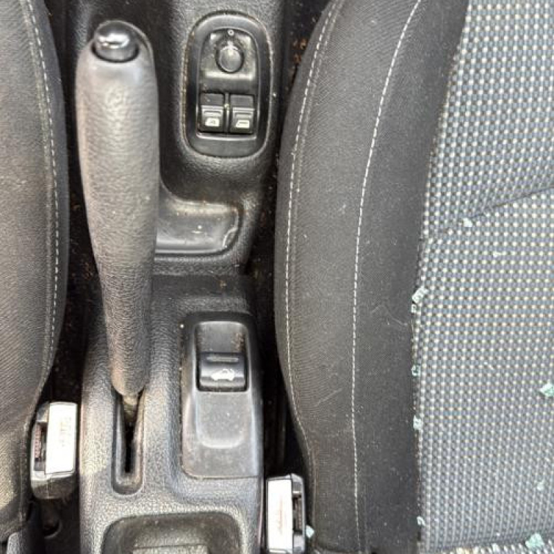 Calculateur moteur PEUGEOT 206 Photo n°18