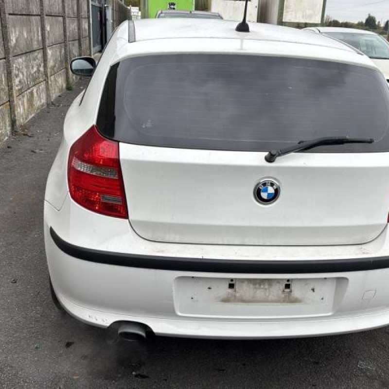 Bouton de coffre BMW SERIE 1 E81 Photo n°19