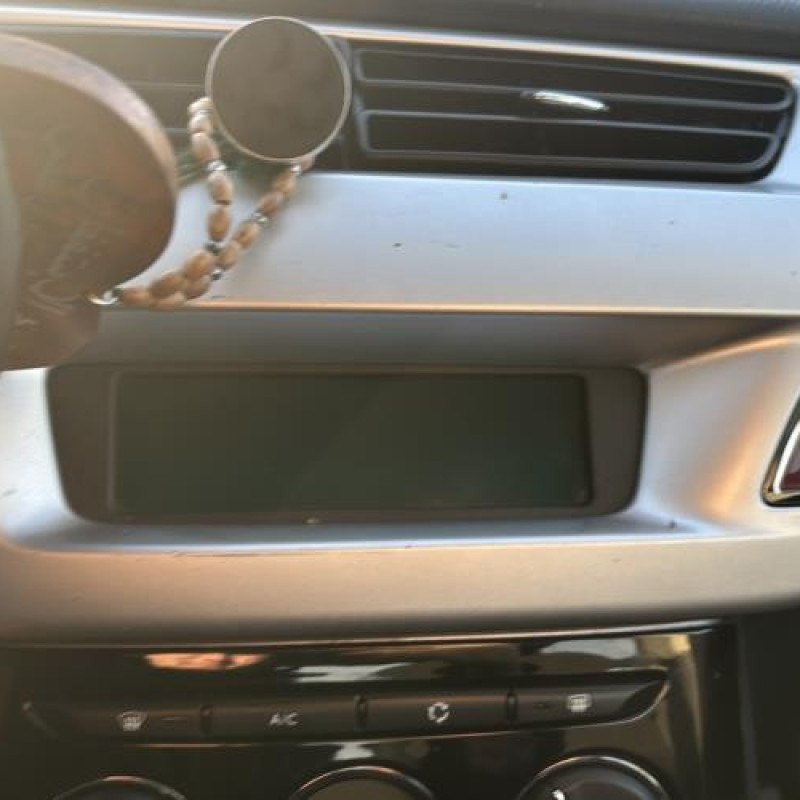 Feu arriere stop central CITROEN C3 2 Photo n°16