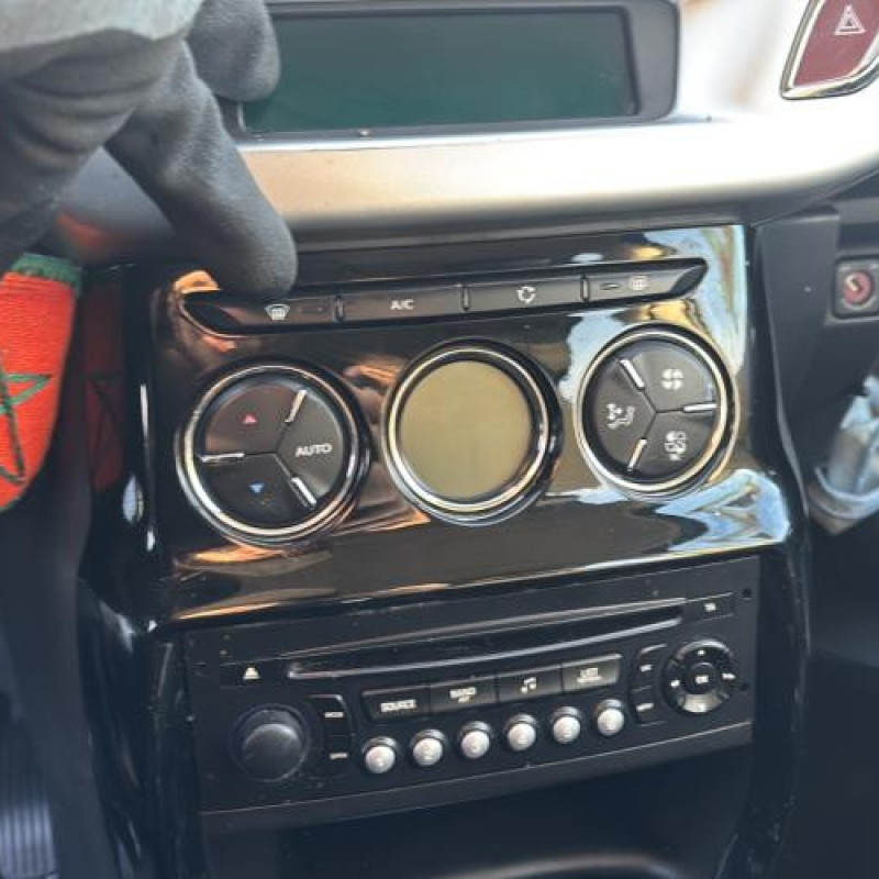 Leve vitre electrique avant droit CITROEN C3 2 Photo n°17