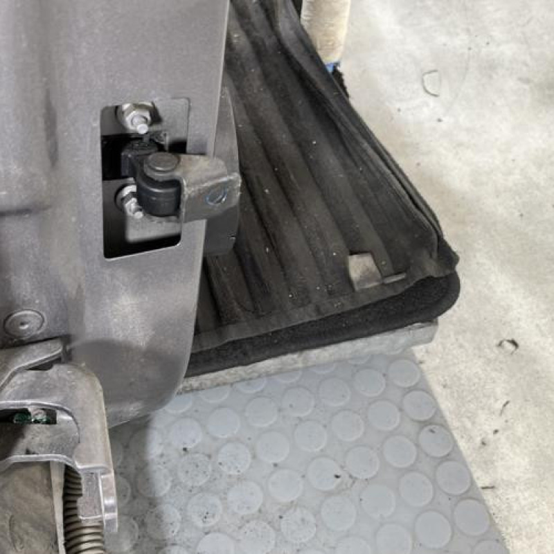 Porte arriere droit RENAULT CLIO 4 Photo n°3