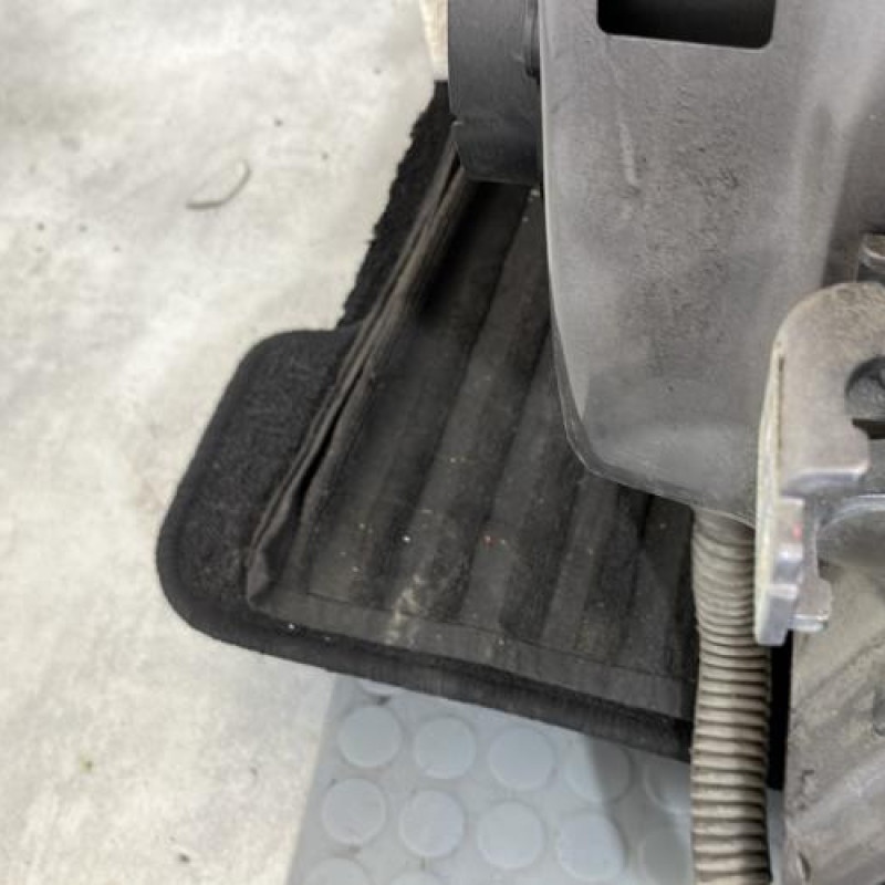 Porte arriere gauche RENAULT CLIO 4 Photo n°5