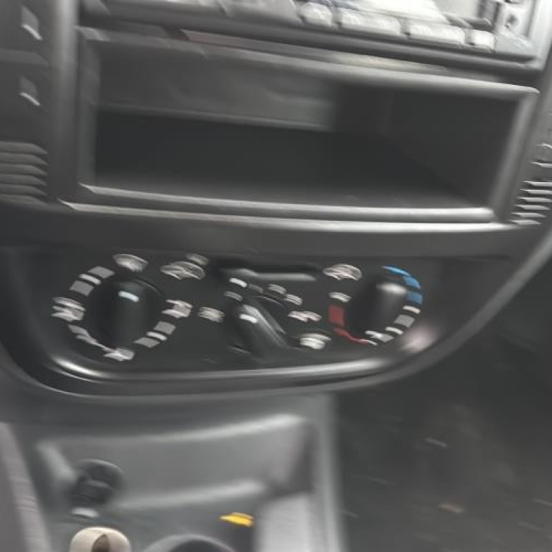 Porte avant droit CITROEN C3 1 Photo n°20