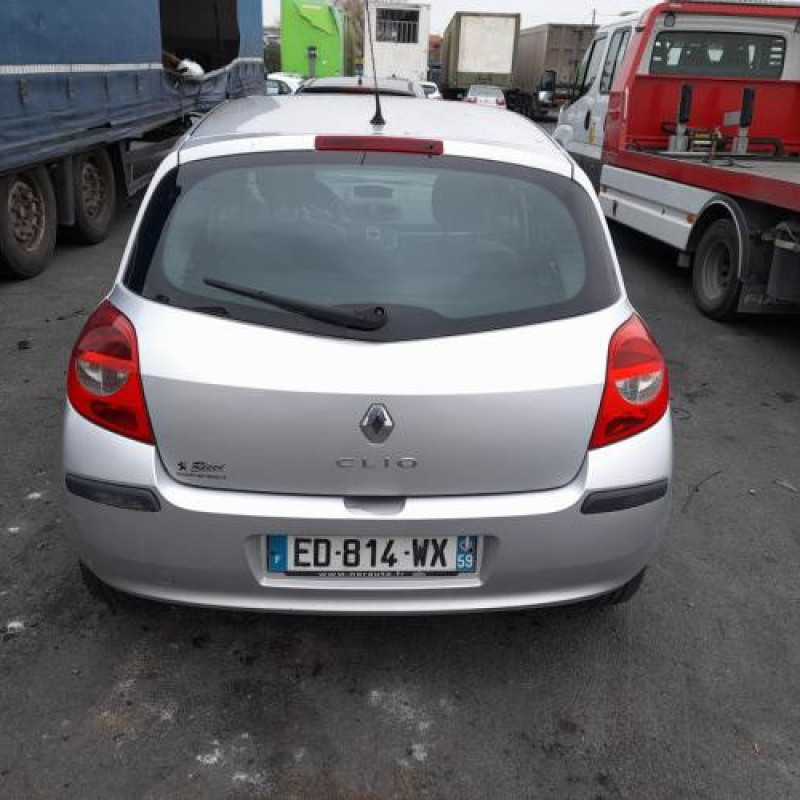 Capot RENAULT CLIO 3 Photo n°15