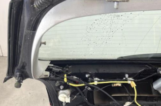 Malle/Hayon arriere VOLKSWAGEN GOLF 5