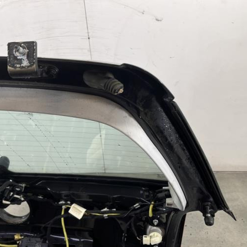 Malle/Hayon arriere VOLKSWAGEN GOLF 5 Photo n°7