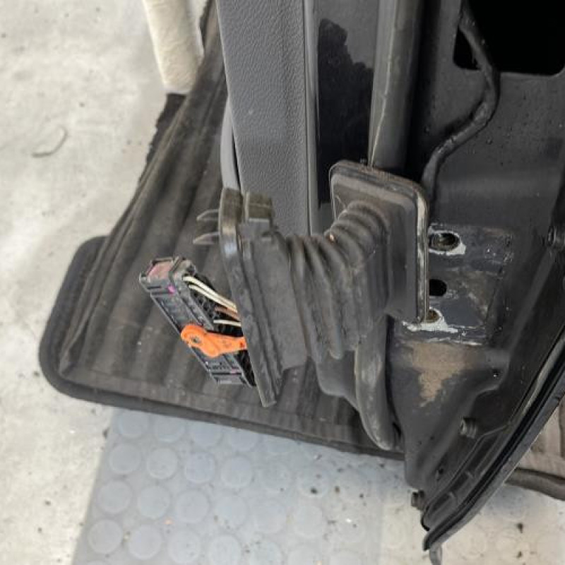 Porte arriere gauche VOLKSWAGEN GOLF 5 Photo n°5