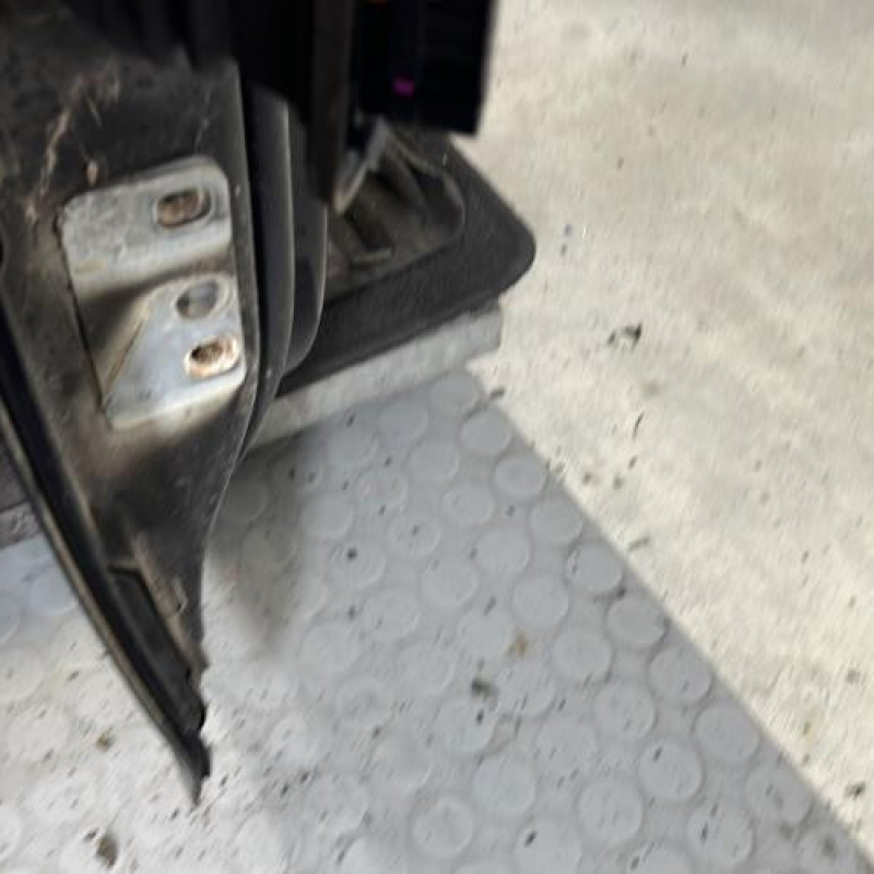 Porte avant droit VOLKSWAGEN GOLF 5 Photo n°5