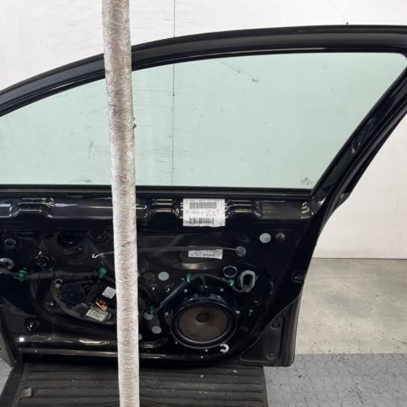 Porte avant droit VOLKSWAGEN GOLF 5 Photo n°6