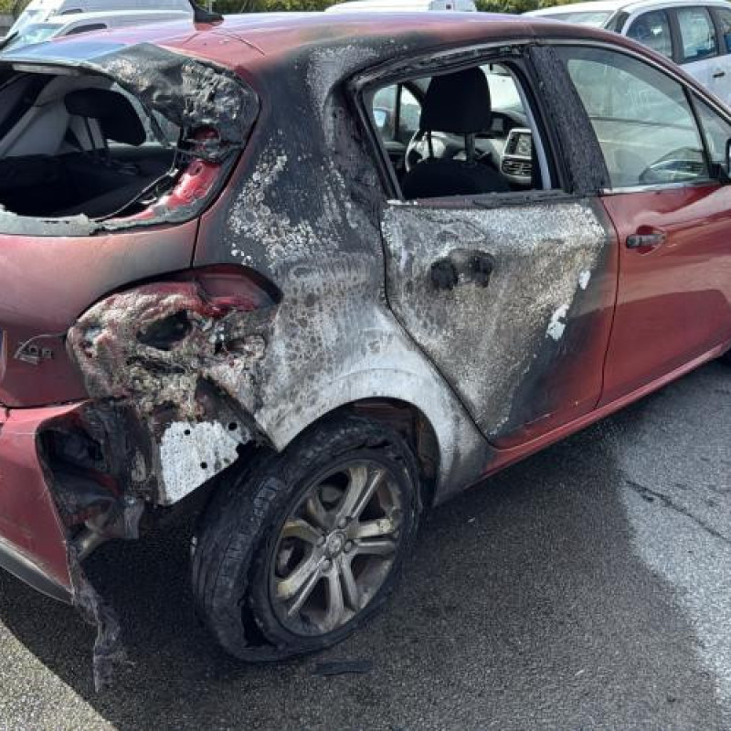 Renfort pare choc arriere (traverse) PEUGEOT 208 1 Photo n°8