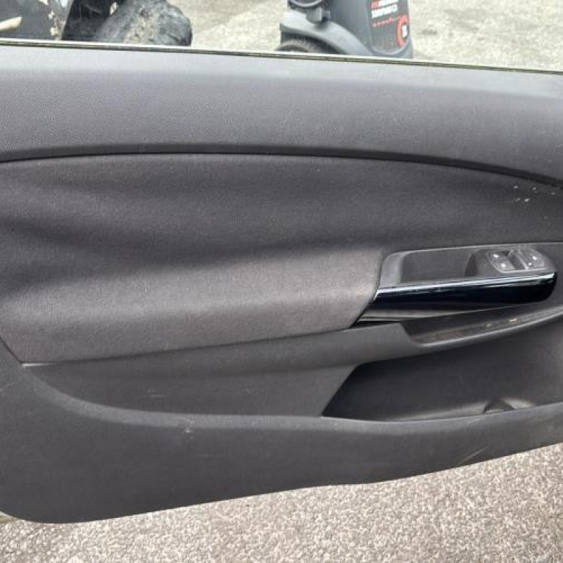 Porte avant gauche OPEL CORSA D Photo n°16