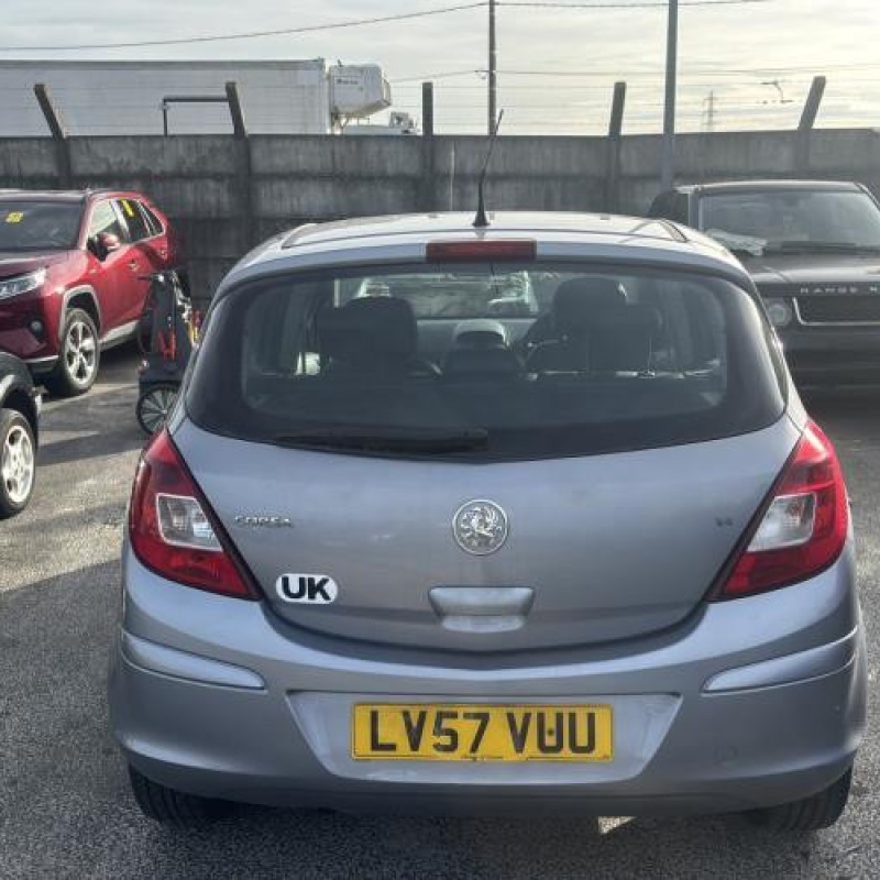 Porte avant droit OPEL CORSA D Photo n°11
