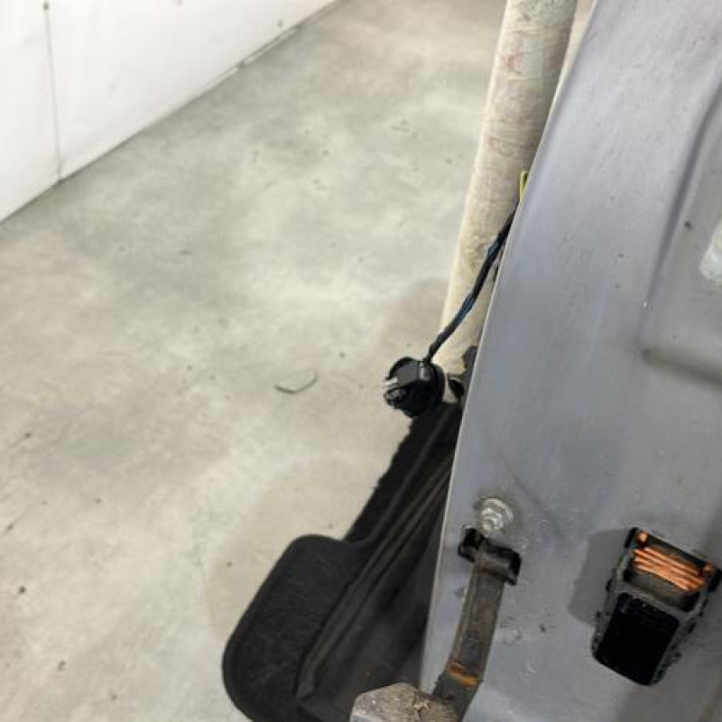 Porte avant gauche OPEL CORSA D Photo n°4