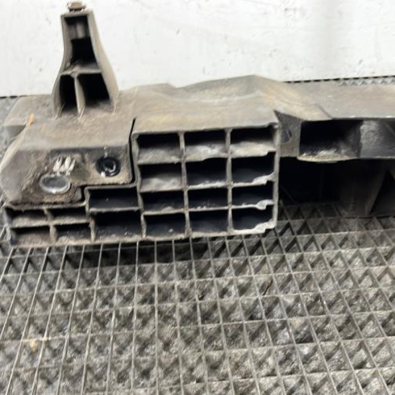 Absorbeur de pare choc arriere RENAULT TWINGO 2 Photo n°4