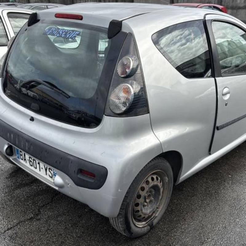 Lunette arriere CITROEN C1 1 Photo n°15