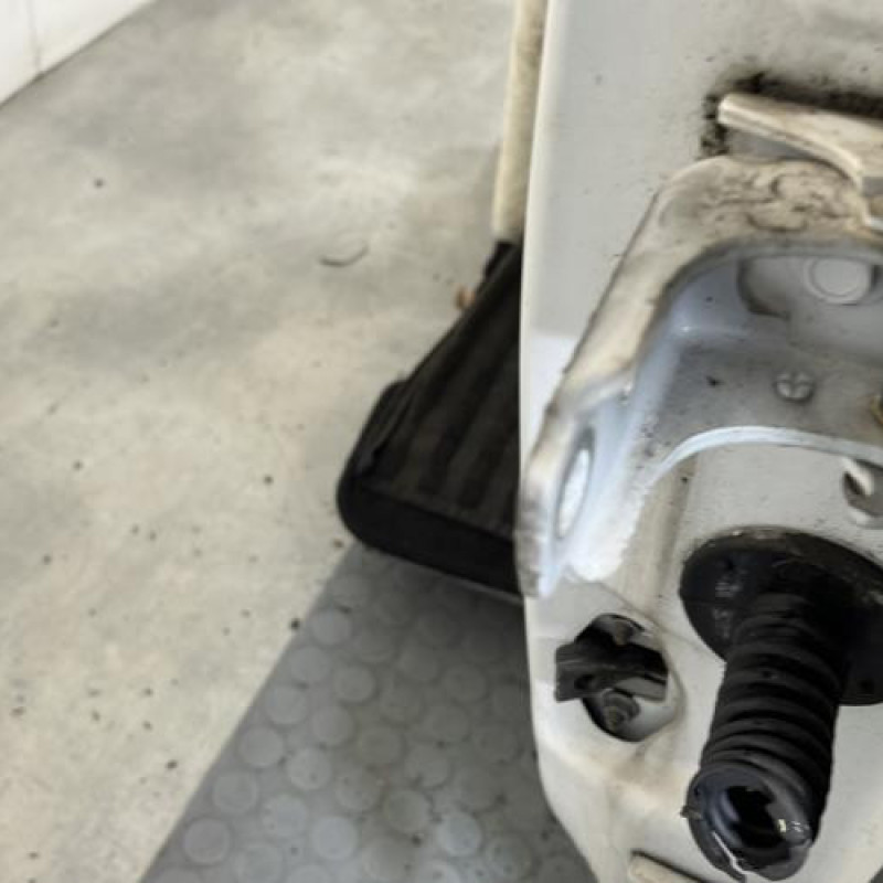 Porte avant gauche CITROEN DS3 Photo n°2