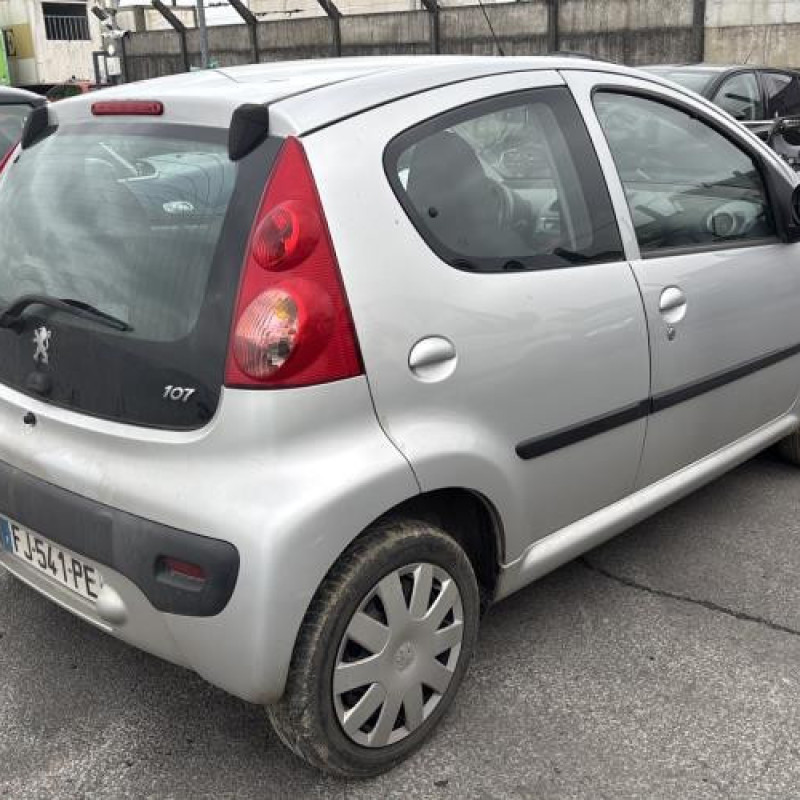 Renfort pare choc arriere (traverse) PEUGEOT 107 Photo n°11