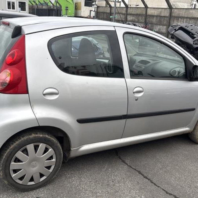 Porte arriere droit PEUGEOT 107 Photo n°16