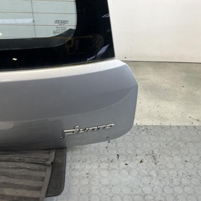 Malle/Hayon arriere FIAT PUNTO EVO 3 Photo n°4
