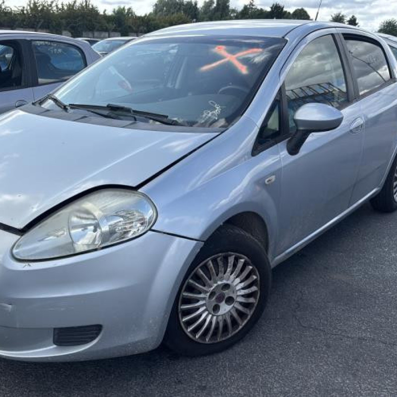 Malle/Hayon arriere FIAT PUNTO EVO 3 Photo n°12