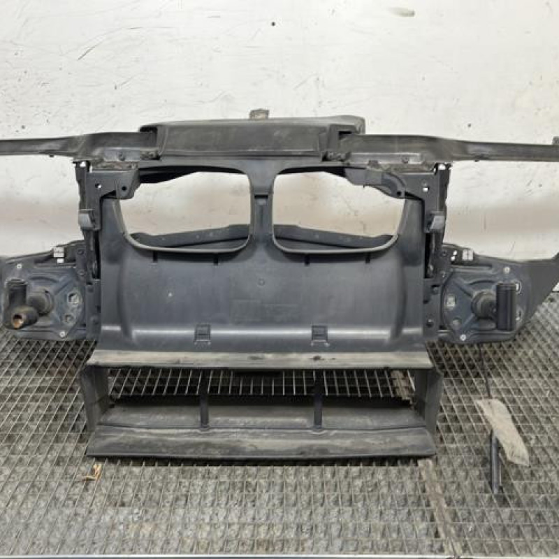 Face avant BMW SERIE 3 E46 Photo n°1