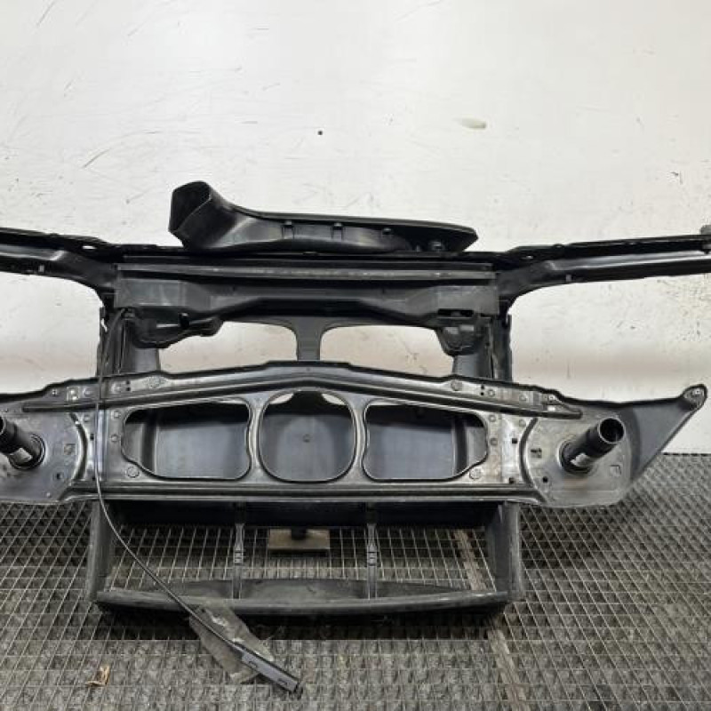 Face avant BMW SERIE 3 E46 Photo n°4