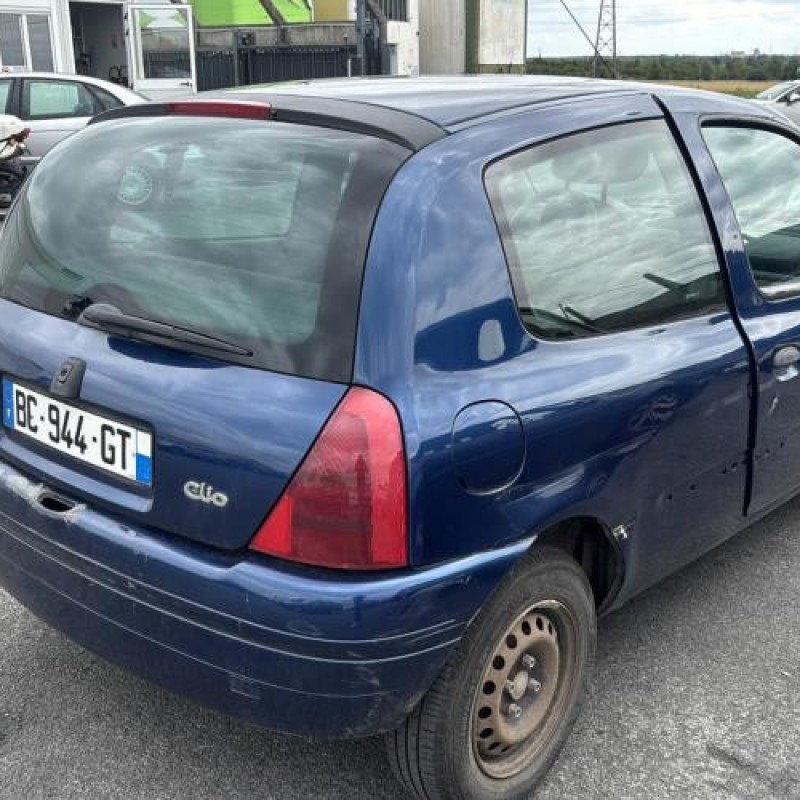 Aile avant gauche RENAULT CLIO 2 Photo n°17