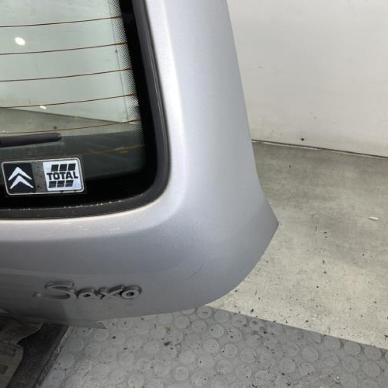 Malle/Hayon arriere CITROEN SAXO Photo n°4