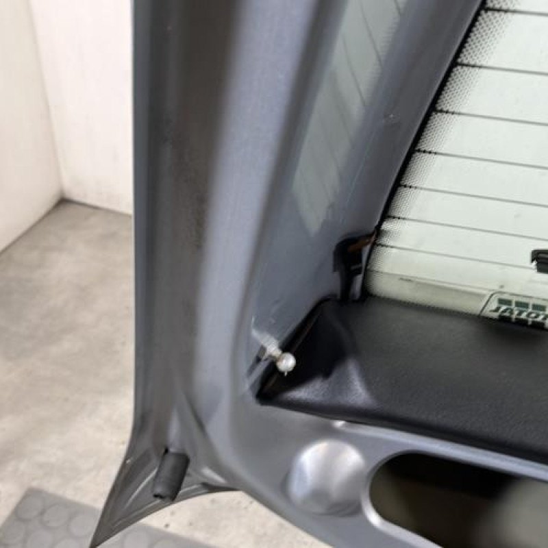 Malle/Hayon arriere CITROEN SAXO Photo n°11