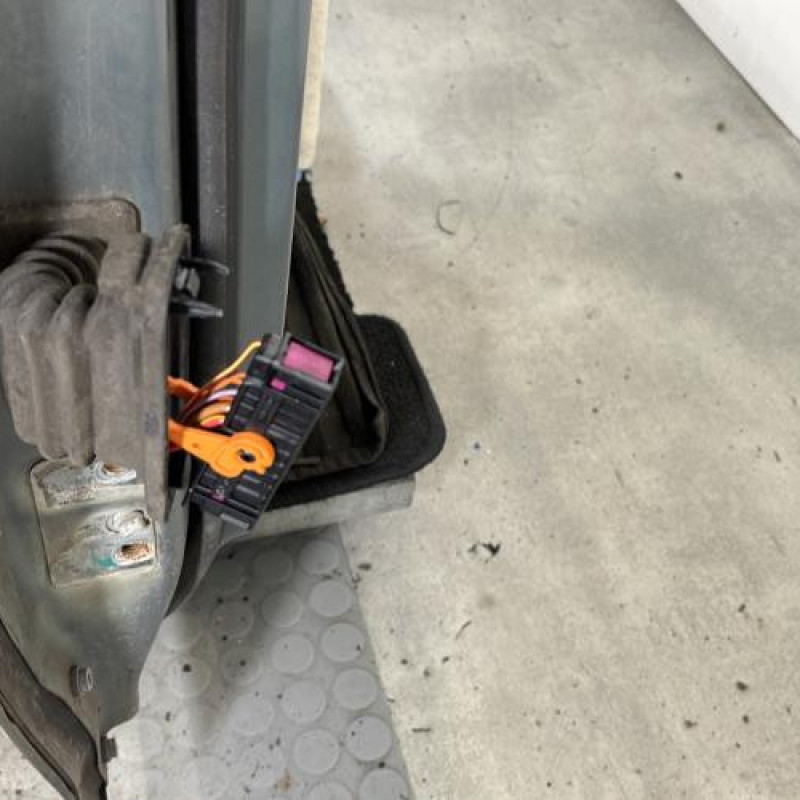 Porte avant droit VOLKSWAGEN GOLF 5 Photo n°6