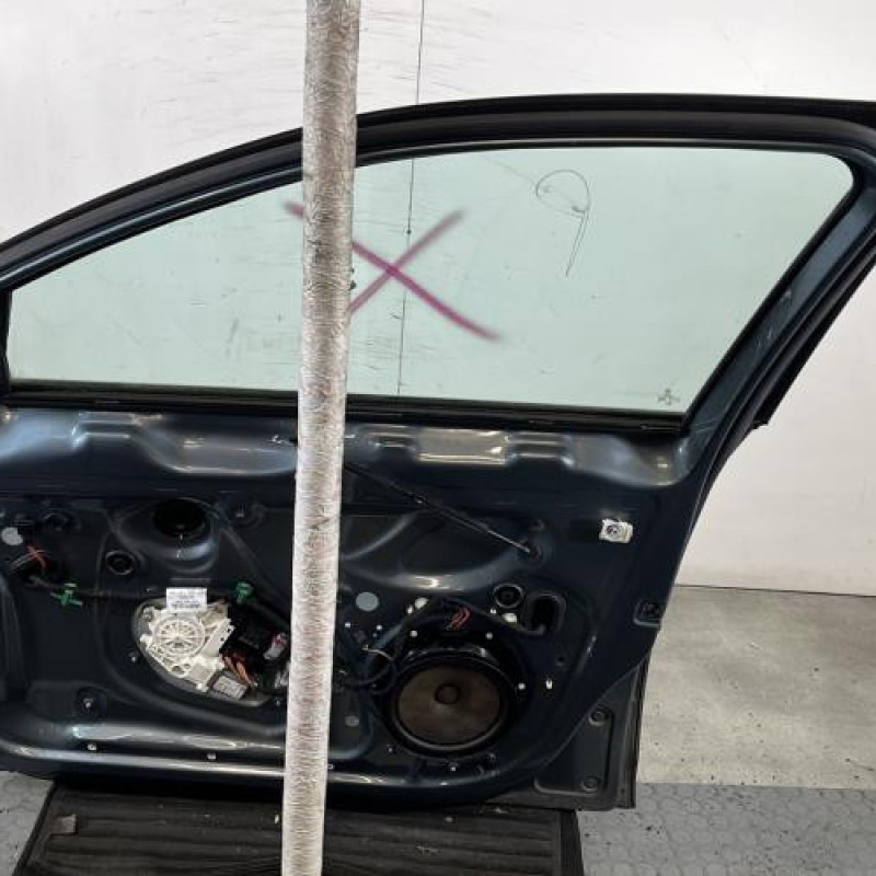 Porte avant droit VOLKSWAGEN GOLF 5 Photo n°7