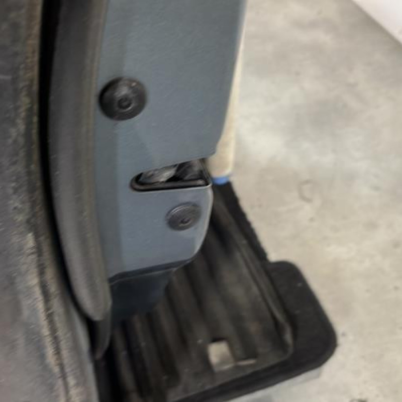 Porte avant gauche VOLKSWAGEN GOLF 5 Photo n°3