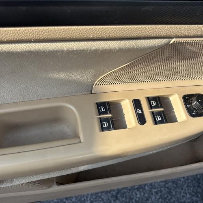 Renfort pare choc avant (traverse) VOLKSWAGEN GOLF 5 Photo n°15