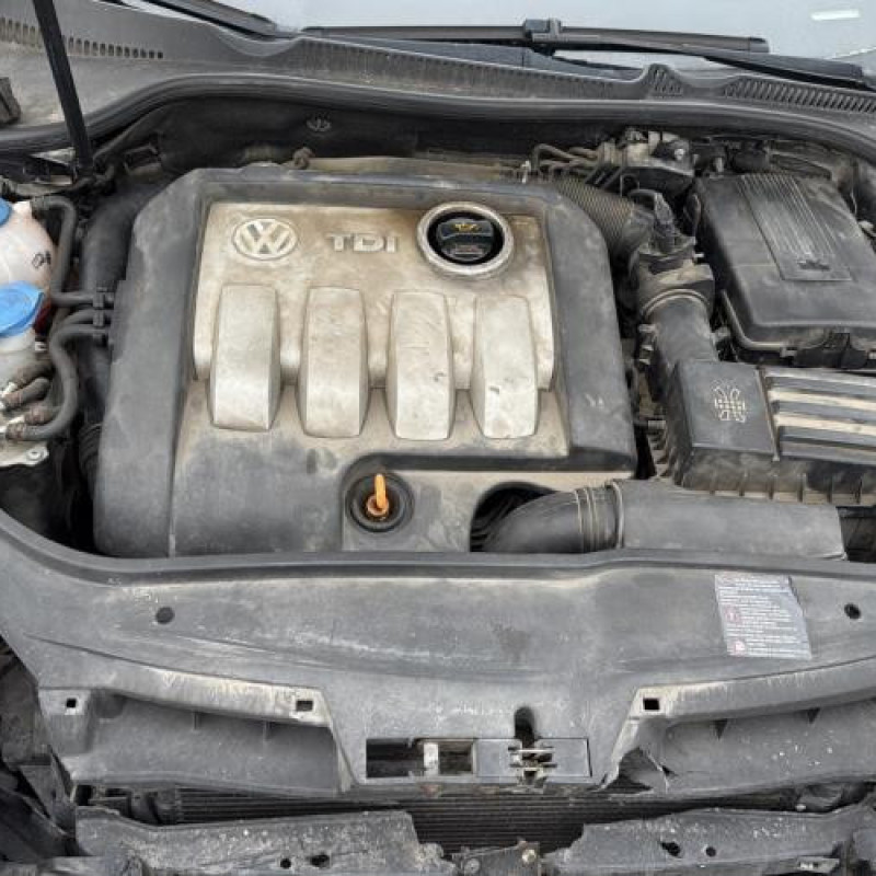 Pare choc arriere VOLKSWAGEN GOLF 5 Photo n°15