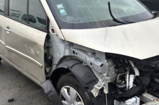 Pare choc arriere RENAULT SCENIC 2