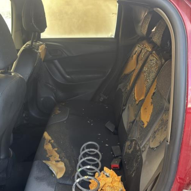 Pare choc arriere CITROEN C3 2 Photo n°19