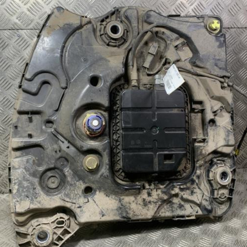 Reservoir AdBlue PEUGEOT 208 1 Photo n°1