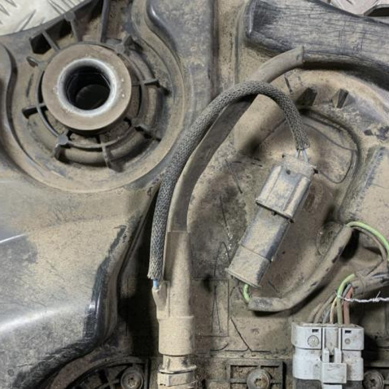 Reservoir AdBlue PEUGEOT 208 1 Photo n°3