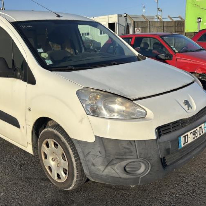 Pare choc avant PEUGEOT PARTNER 2 Photo n°8