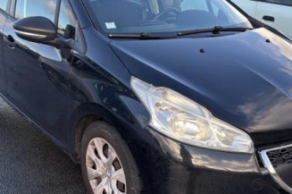 Pare choc avant PEUGEOT 208 1