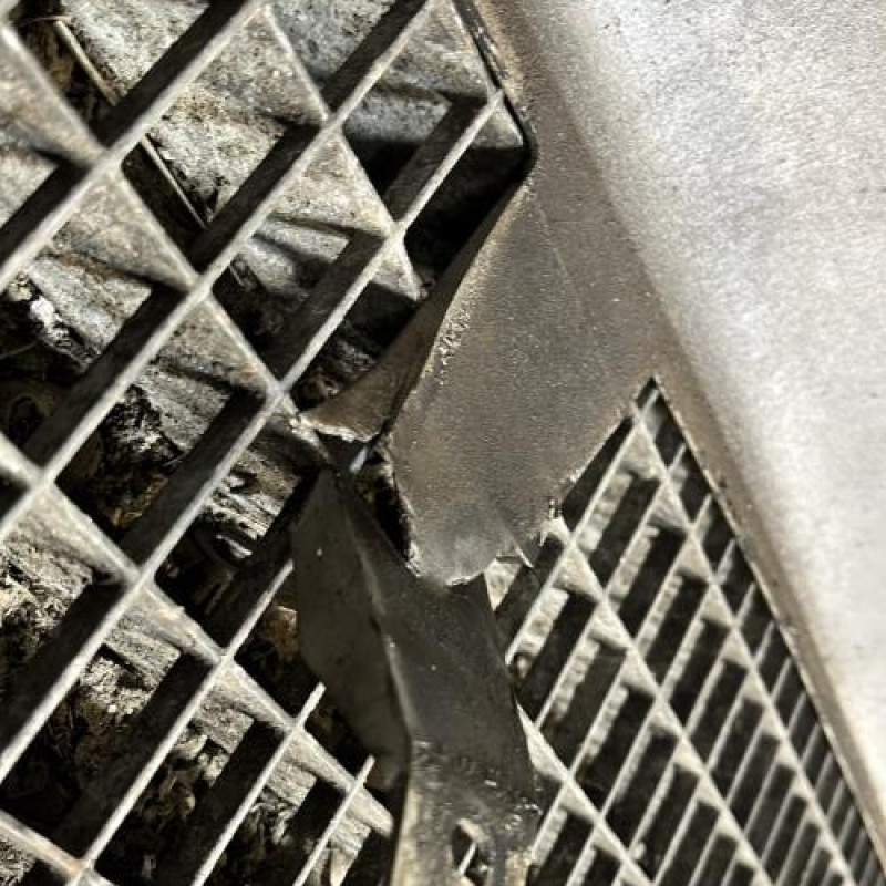 Pare choc arriere RENAULT SCENIC 2 Photo n°8