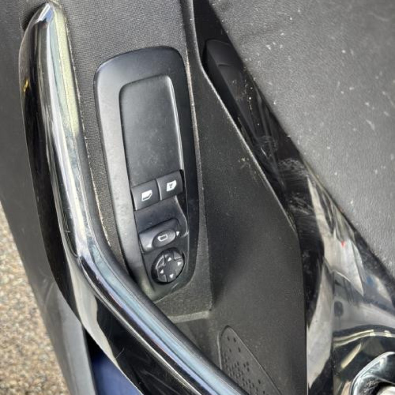 Pare choc avant PEUGEOT 2008 1 Photo n°16