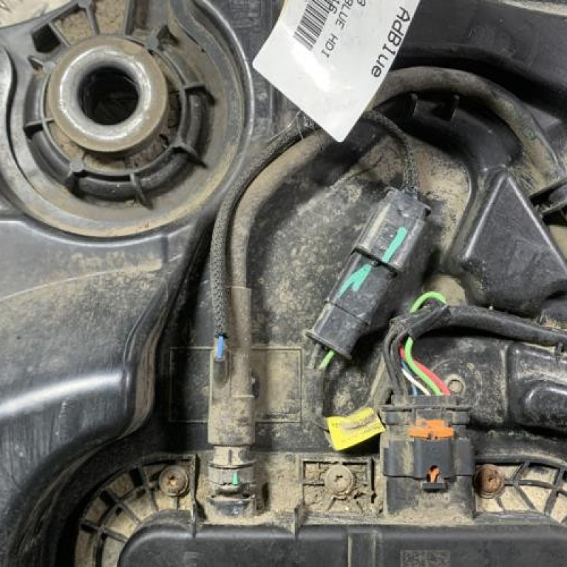 Reservoir AdBlue PEUGEOT 208 1 Photo n°3