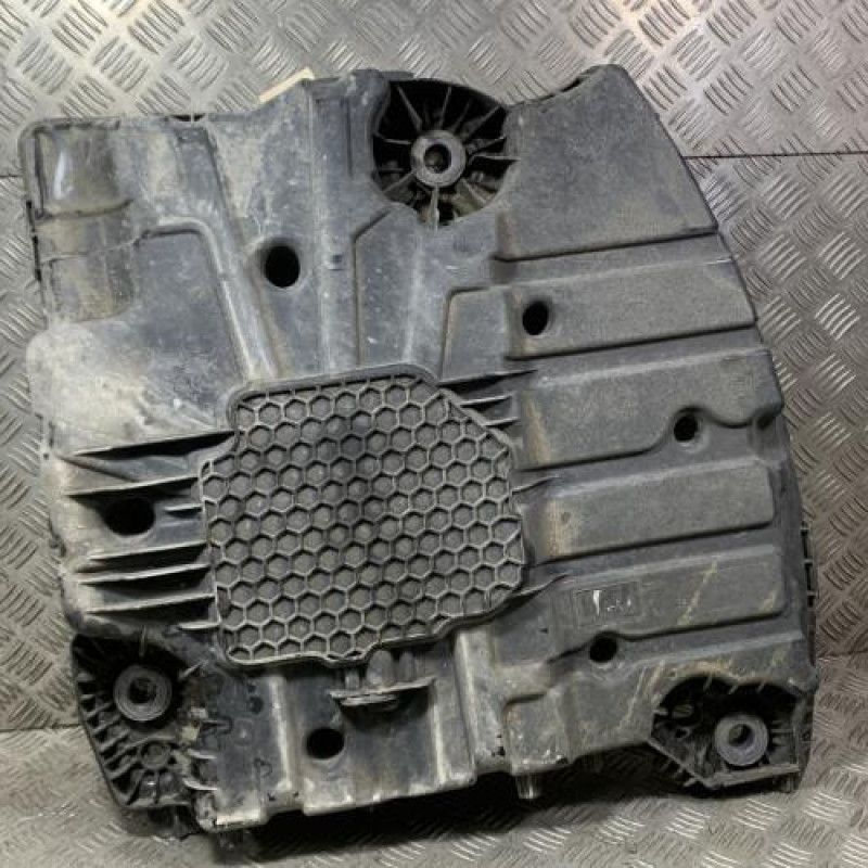 Reservoir AdBlue PEUGEOT 208 1 Photo n°5