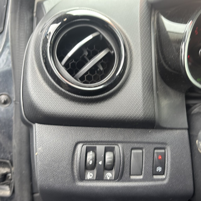 RENAULT CLIO 4 PHASE 2 1.5 DCI - 8V TURBO Photo n°27