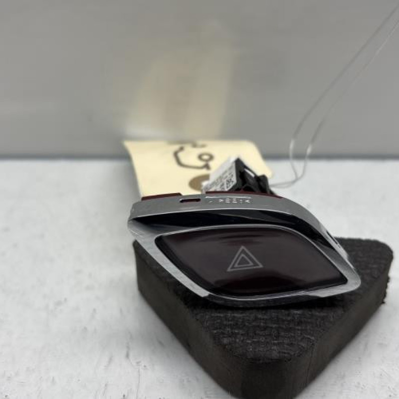 Bouton de warning DS DS3 Photo n°1