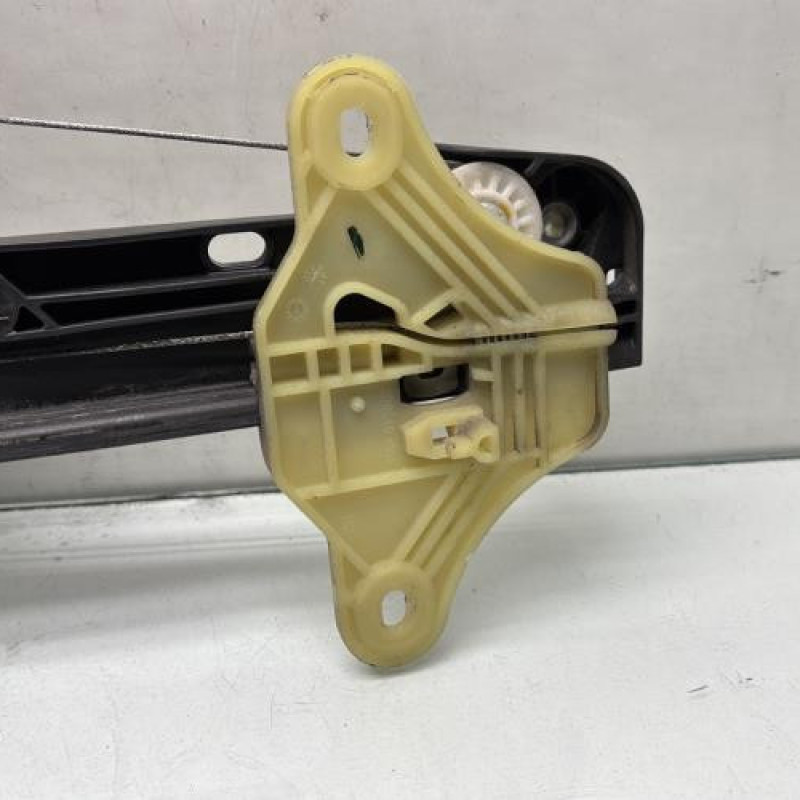 Leve vitre electrique avant droit RENAULT CLIO 5 Photo n°2