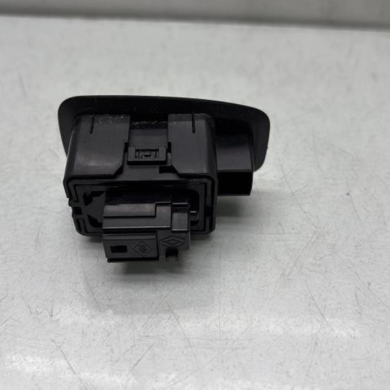 Interrupteur de leve vitre avant droit RENAULT CLIO 5 Photo n°2