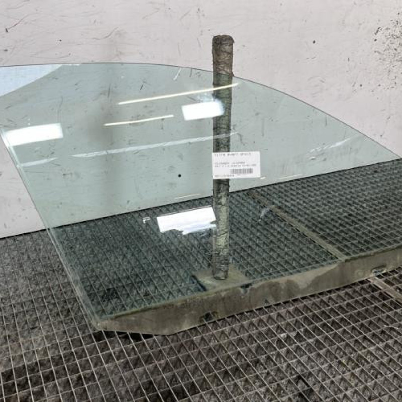 Vitre avant droit VOLKSWAGEN GOLF 4 Photo n°3