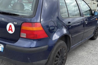 Vitre avant droit VOLKSWAGEN GOLF 4